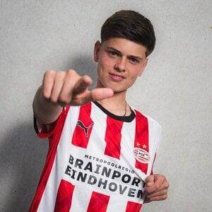 1759286909068095160.jpg 1759286909068095160.jpg